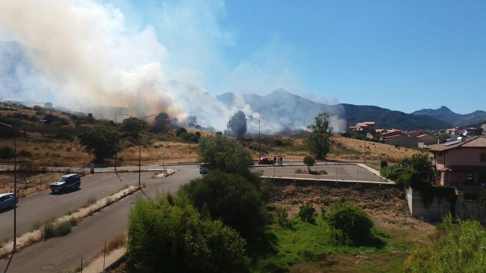 INCENDIO NELLA PERIFERIA DI GUSPINI 