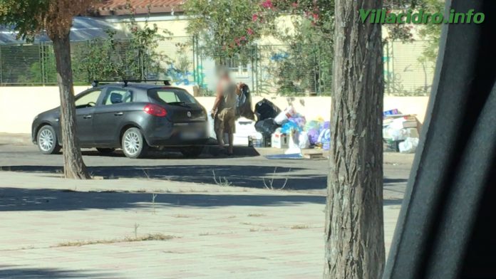 CITTADINO RIFIUTI CASERMETTE 15082016_1